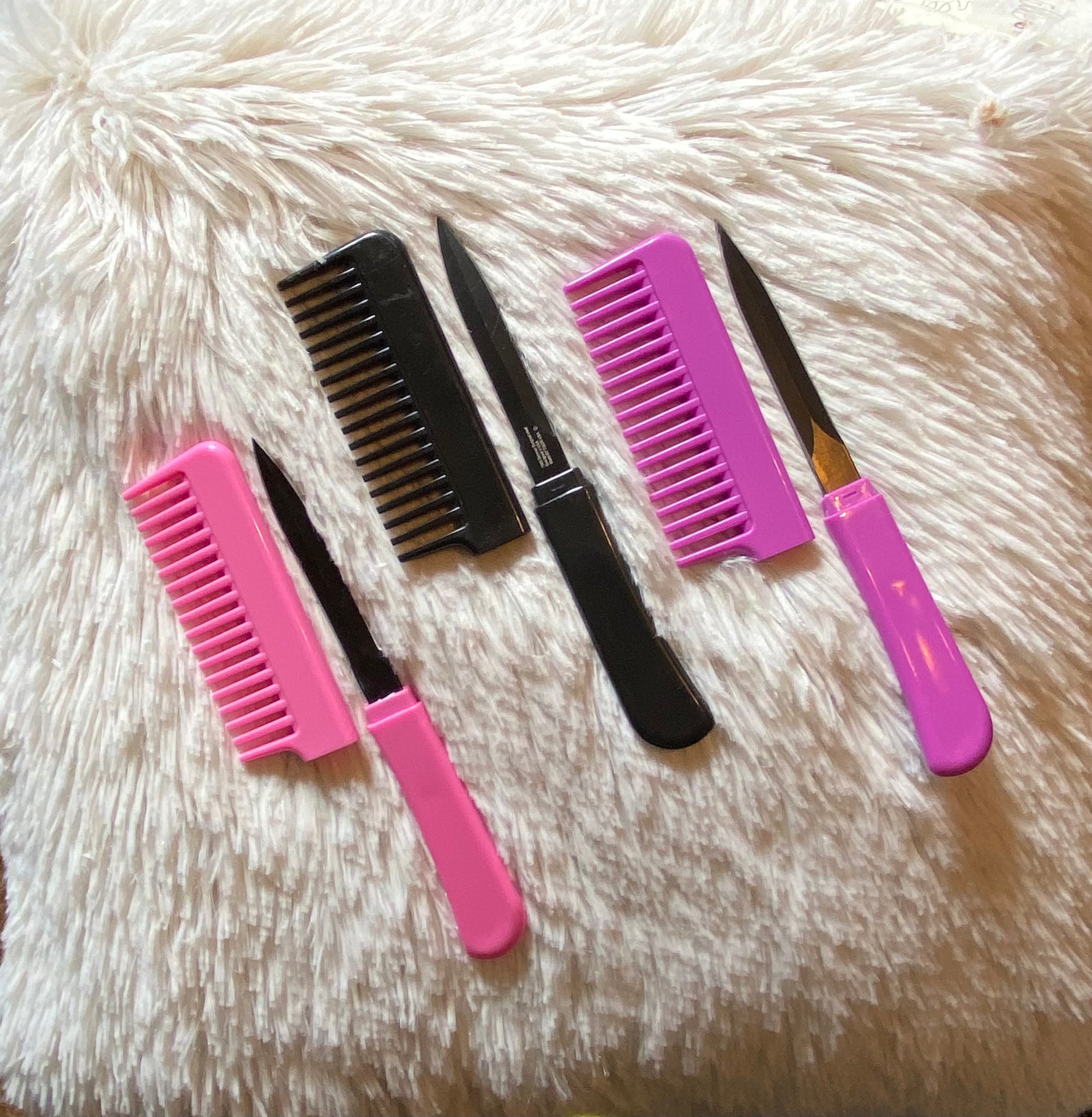 Secure Cosmetics Discrete Comb Knife Pink